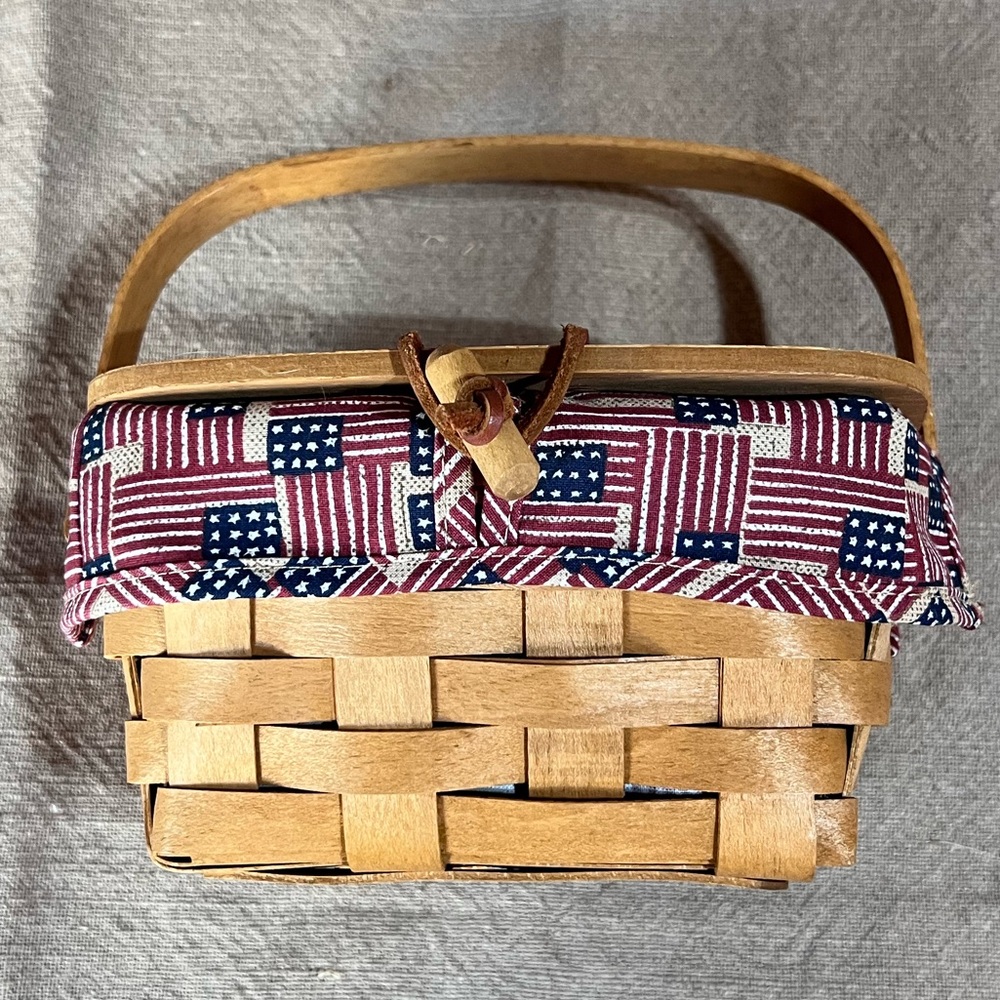 2004 Longaberger Kiddie Purse and Fabric Liner.